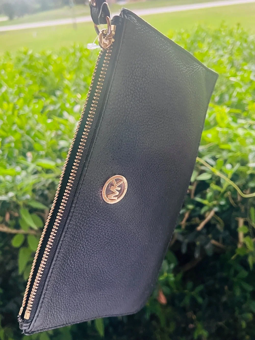 Michael Kors Fulton Zip Clutch Wristlet Wallet Black Leather Gold Logo